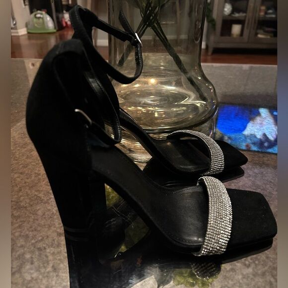 Marc Fisher LTD Angelo Women's Suede Crystal Embellished Pumps - Picture 6 of 6